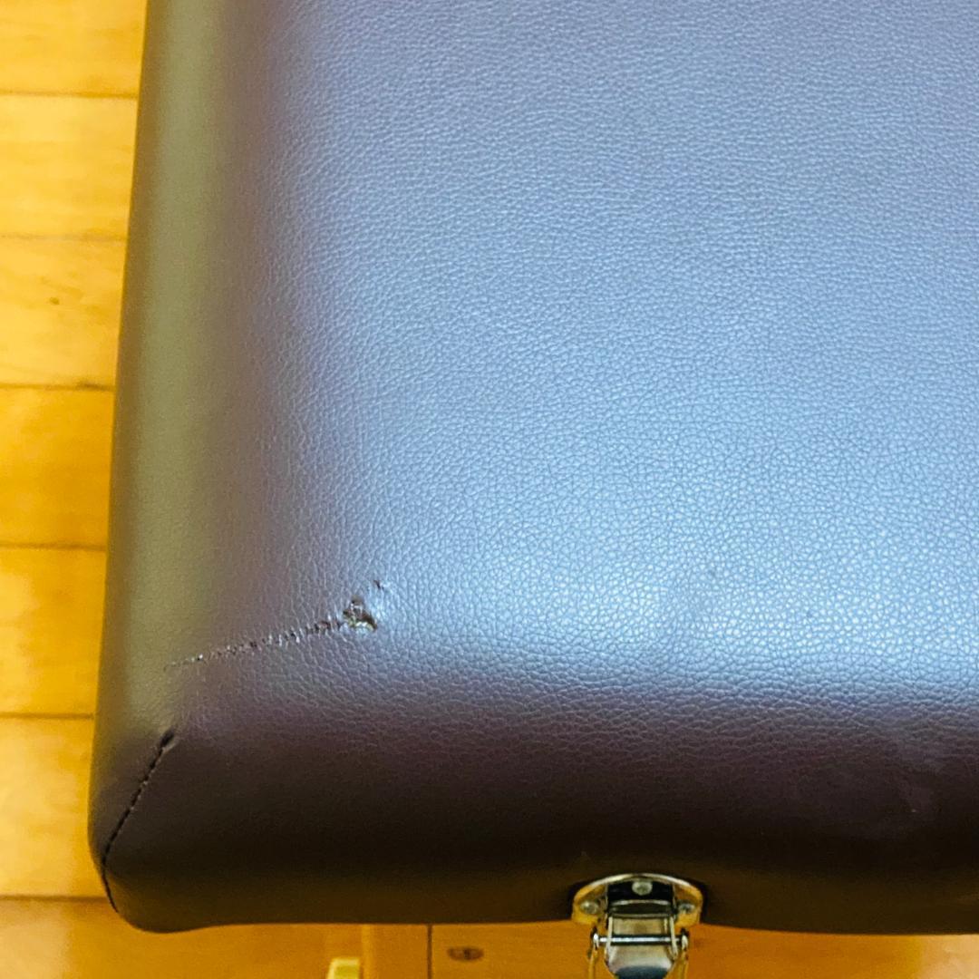 ワールドジェイビー マッサージベッド 有孔 折りたたみ式 ポータブル 送料込み