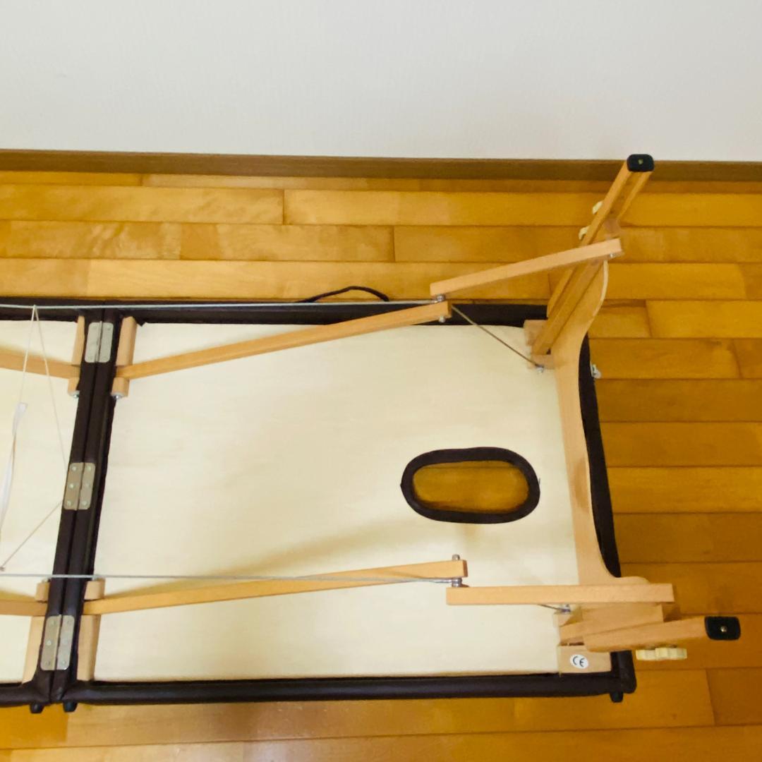 ワールドジェイビー マッサージベッド 有孔 折りたたみ式 ポータブル 送料込み