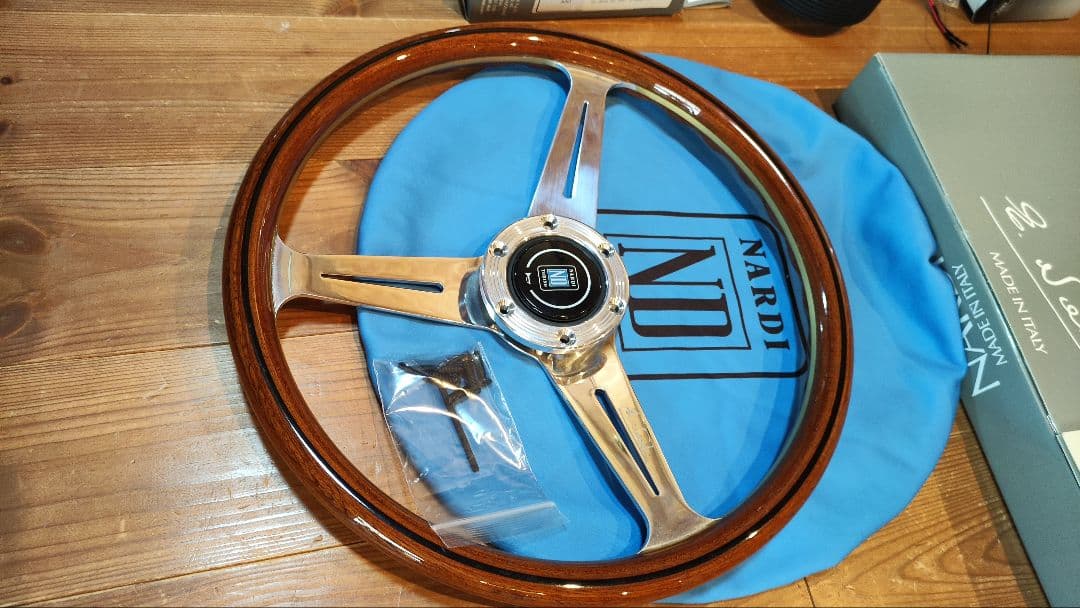 NARDI ナルディ CLASSIC VITE 360mm N161 シフトノブ