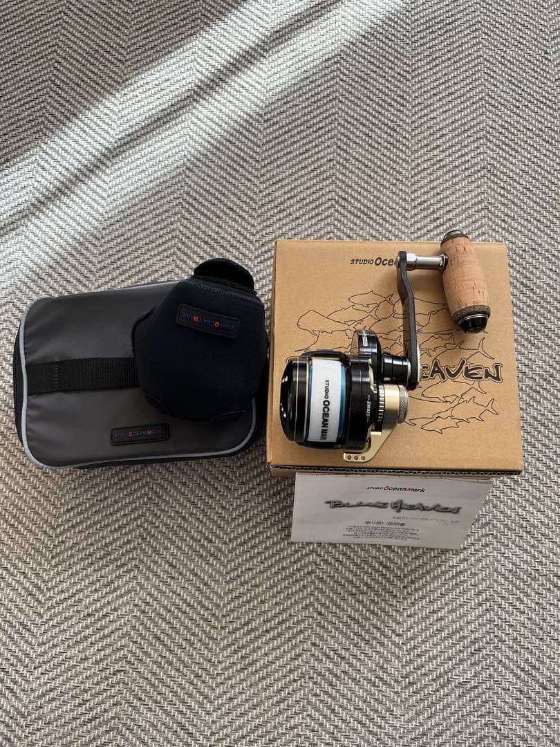 OGM　ブルーヘブン　L30Hi/R-S2T　ブラック/ゴールド　右ハンドル