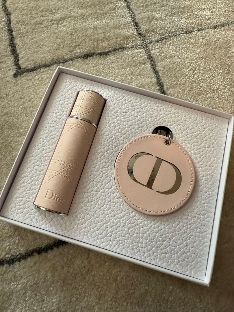 Dior ミニ香水とミラー付きキーホルダーセット　箱付き
