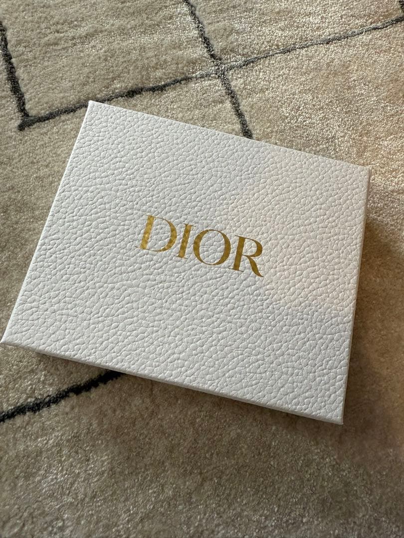 Dior ミニ香水とミラー付きキーホルダーセット　箱付き