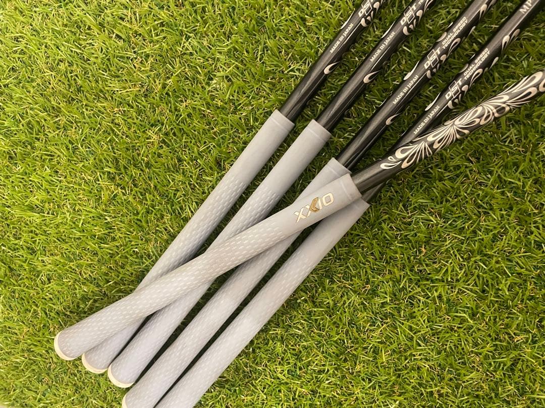 ゼクシオ12 レディースアイアン 5本 エクリュホワイト フレックスL