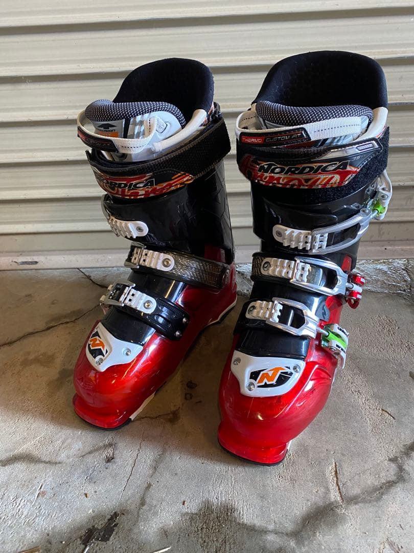 ノルディカ　ファイヤーアロー　スキーブーツ