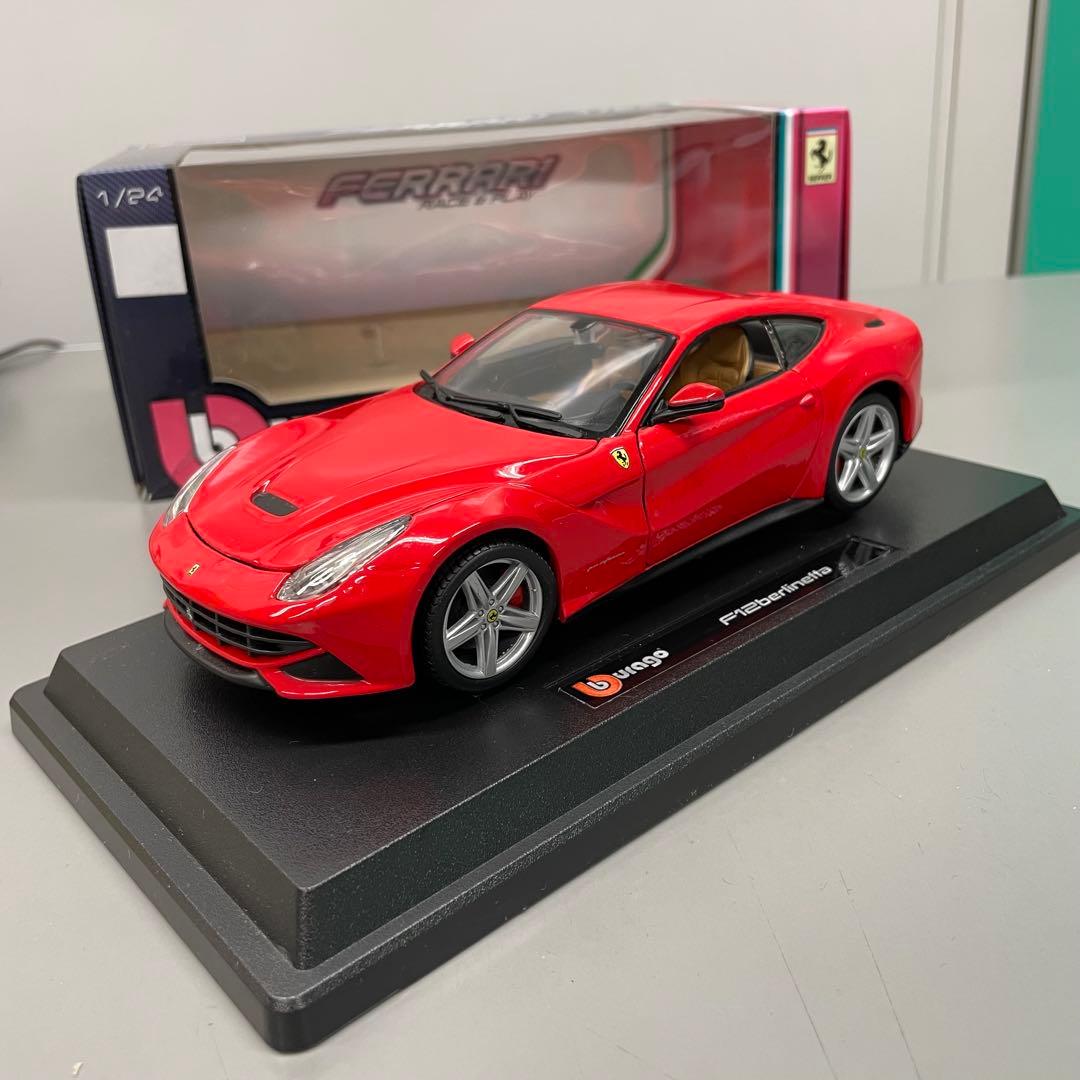 貴重‼️ ブラーゴ製の1/24スケール　フェラーリ F12 ベルリネッタ