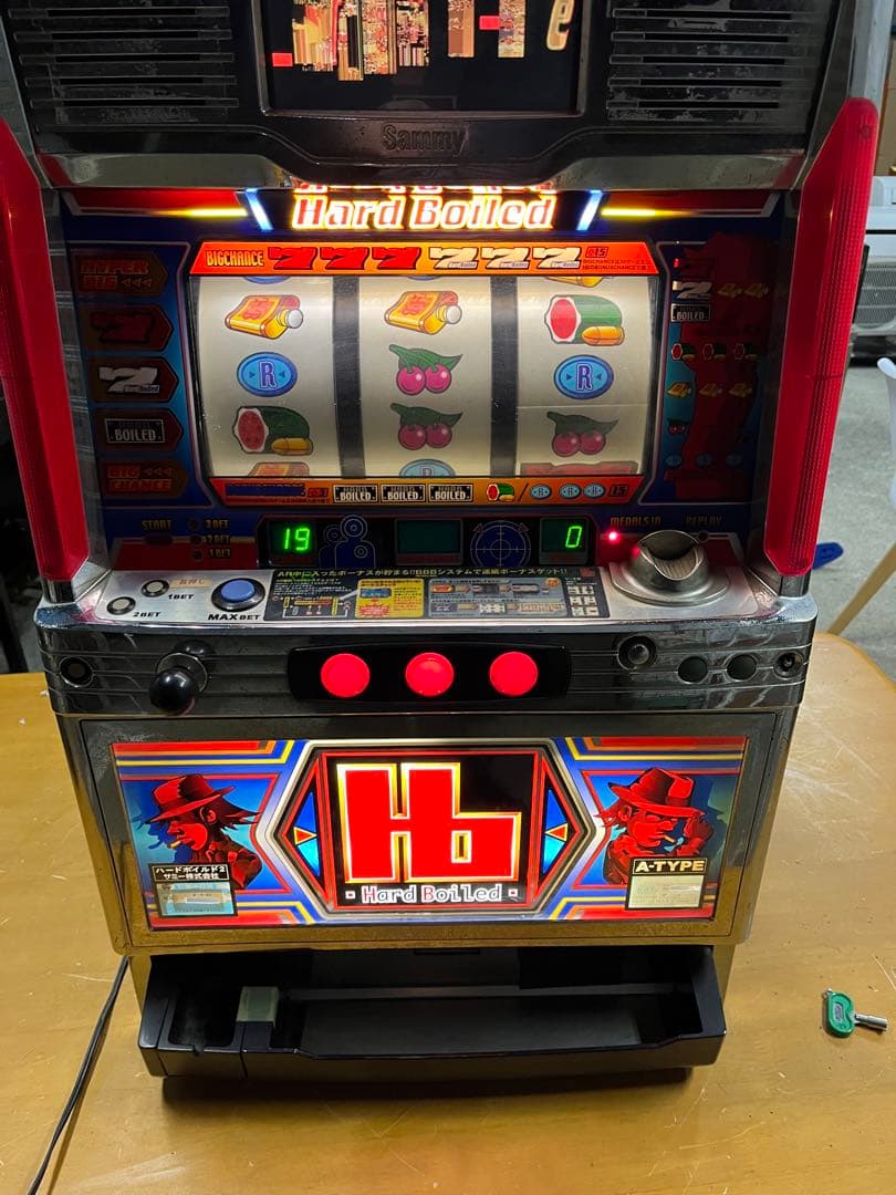 パチスロ実機 ハードボイルド2 Sammy 不要機 鍵付き 現状品