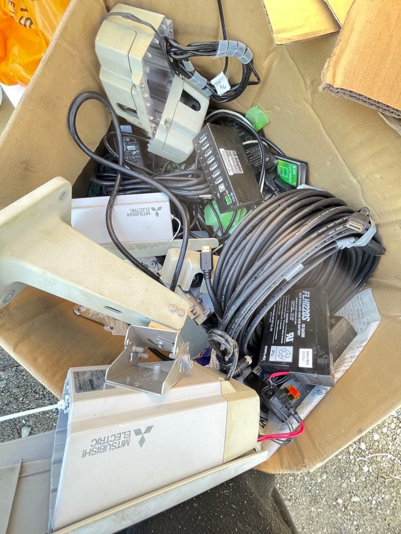 • Camera: Mitsubishi Electric