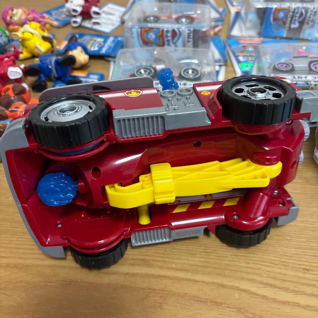 PAW Patrol フィギュアとミニカーセット