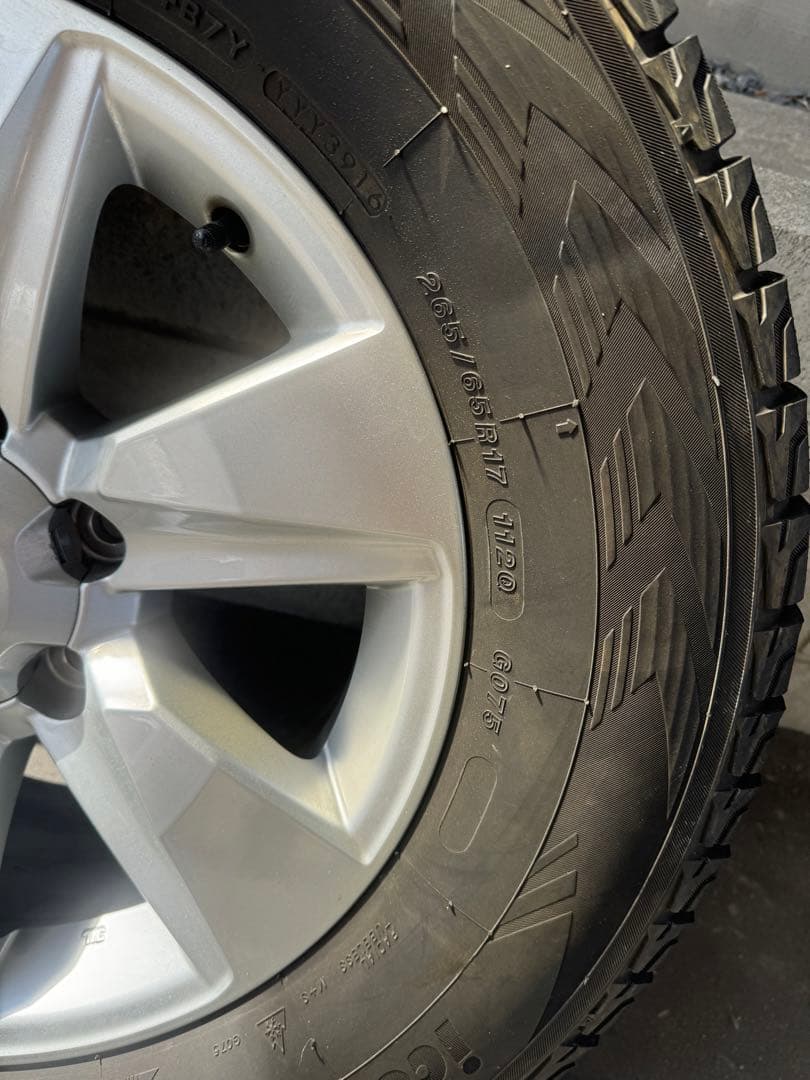 ⭐︎引取限定⭐︎スタッドレスタイヤ　265/65R 17インチ　ホイールセット