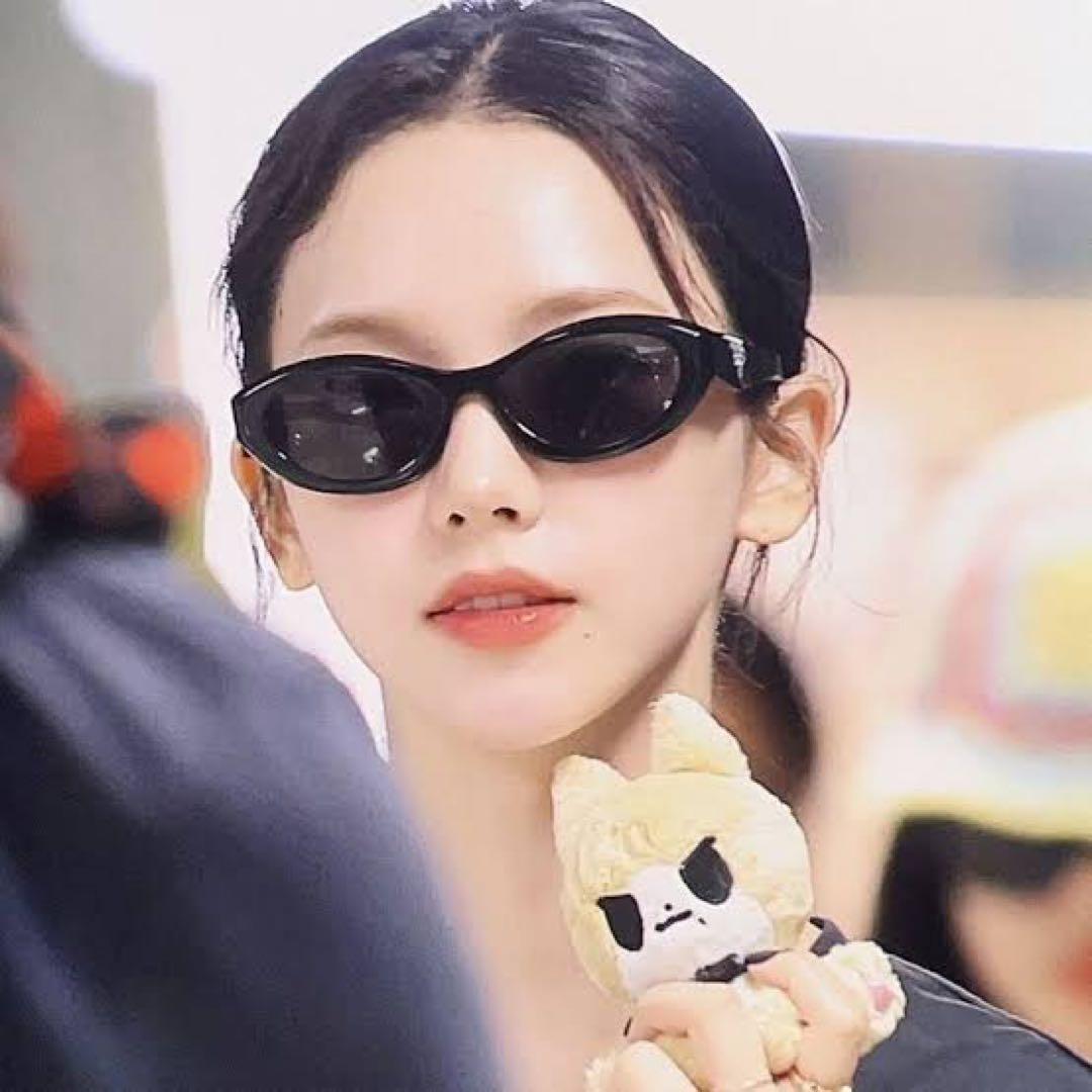 aespaカリナ着用 PRADA サングラス