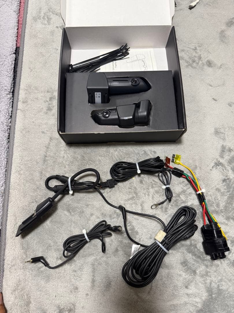 アウディ Universal Traffic Recorder ドライブレコーダ