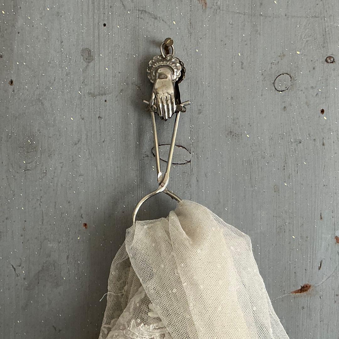 【超希少】１９世紀　フランスアンティーク　リフタークリップ　ハンドモチーフ