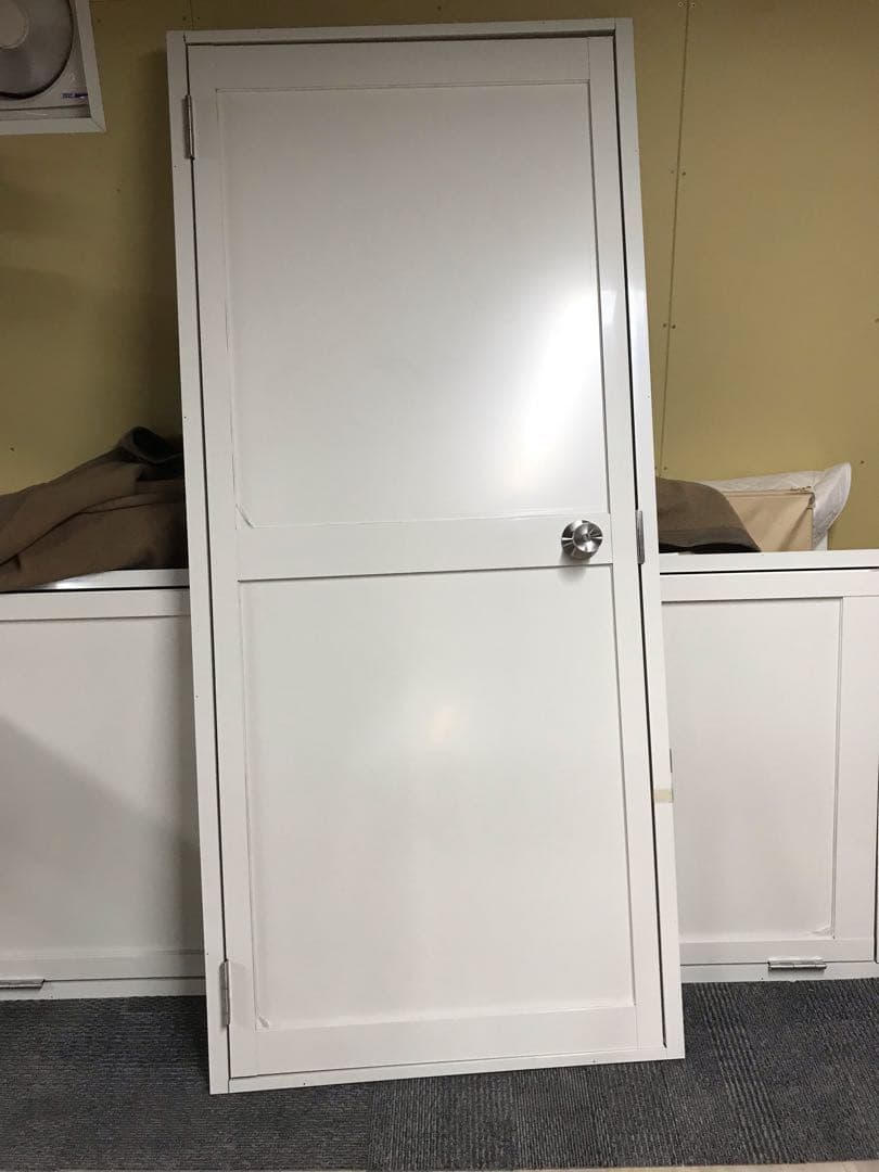 リクシル 引き戸打ち付きホワイト右吊り元