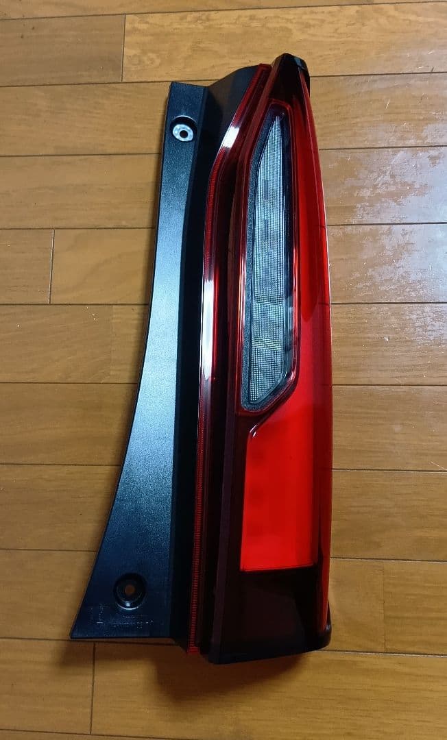 N-BOX JF5 JF6 純正 テールランプ 右側