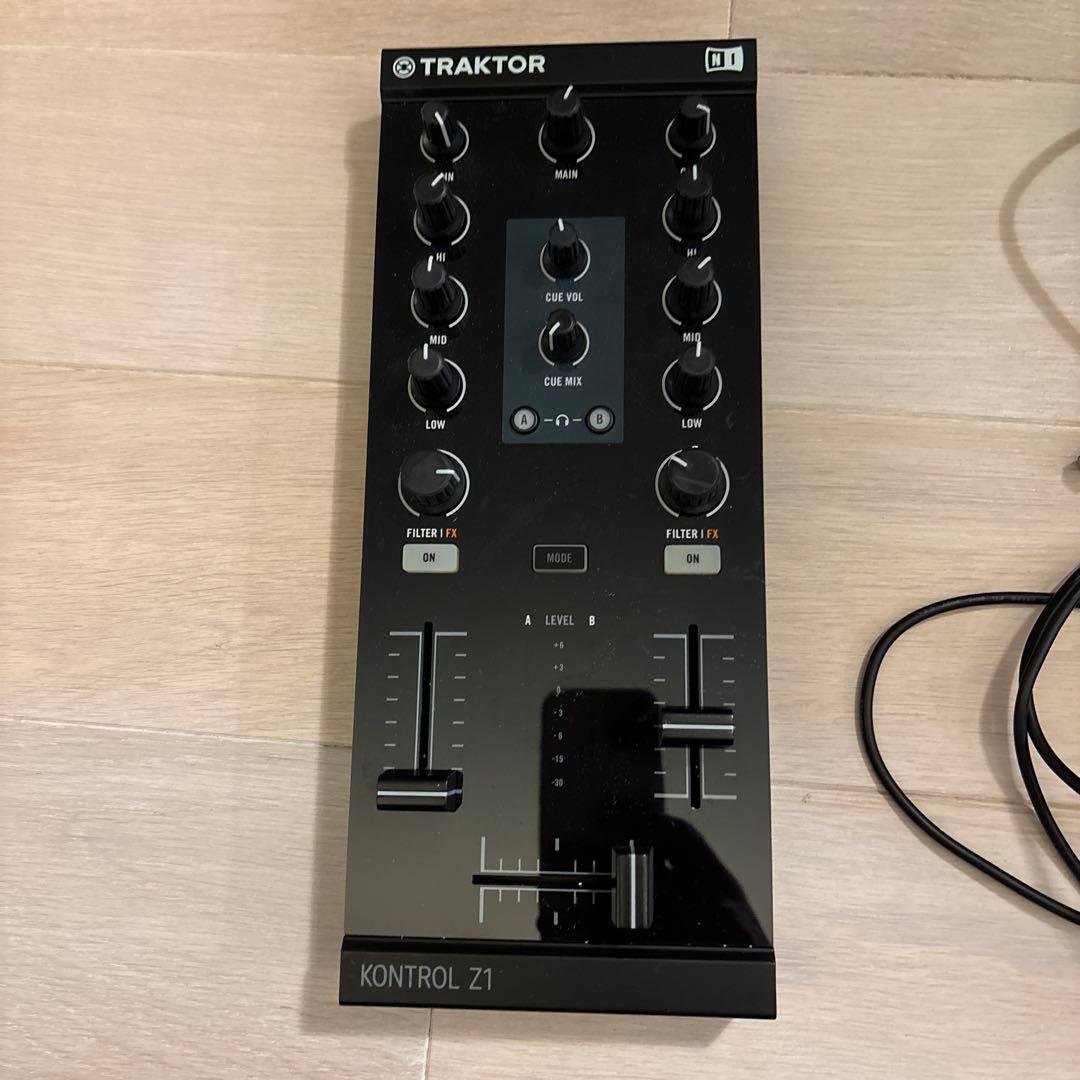 DJ機材 TRAKTOR KONTROL Z1 native instruments