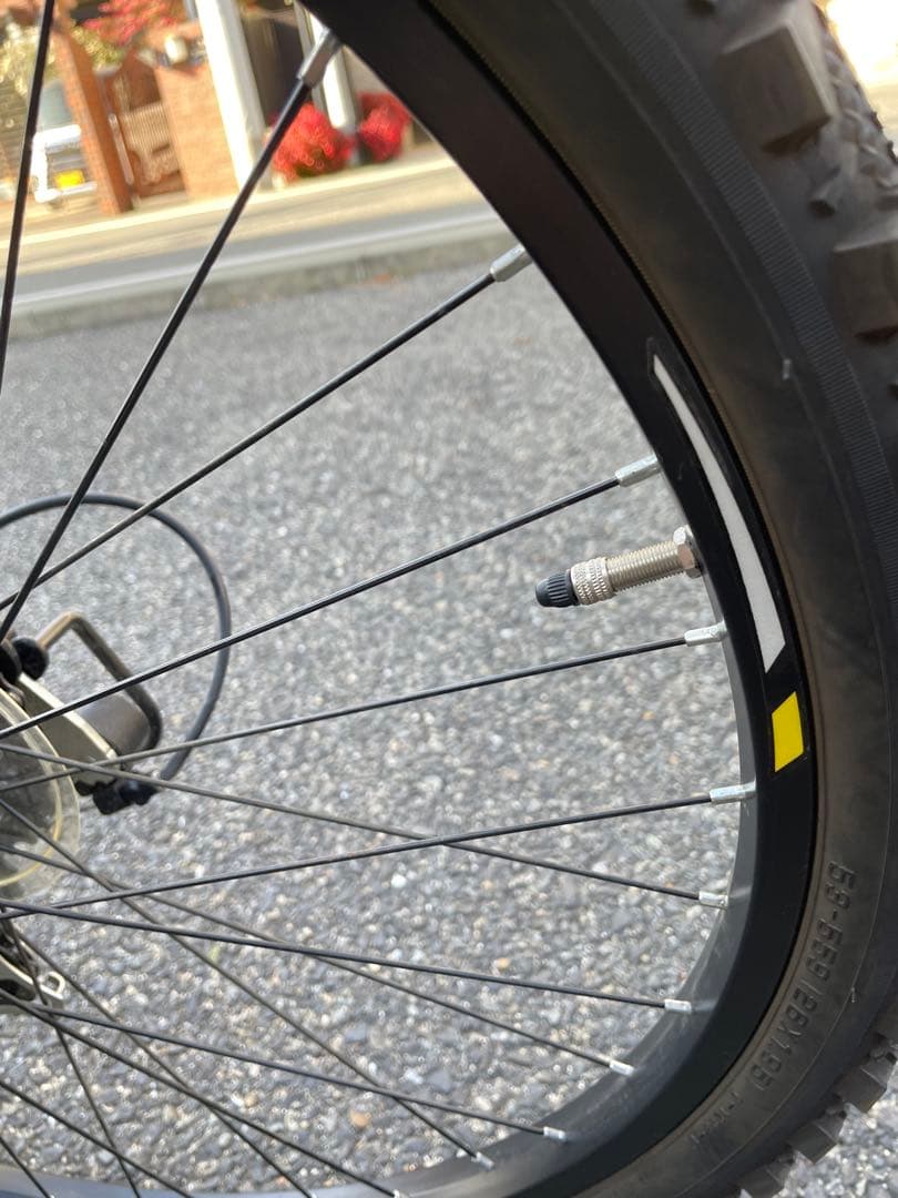 キッズバイク 黒と黄色 アサヒ　前部バスケット付き　26インチ