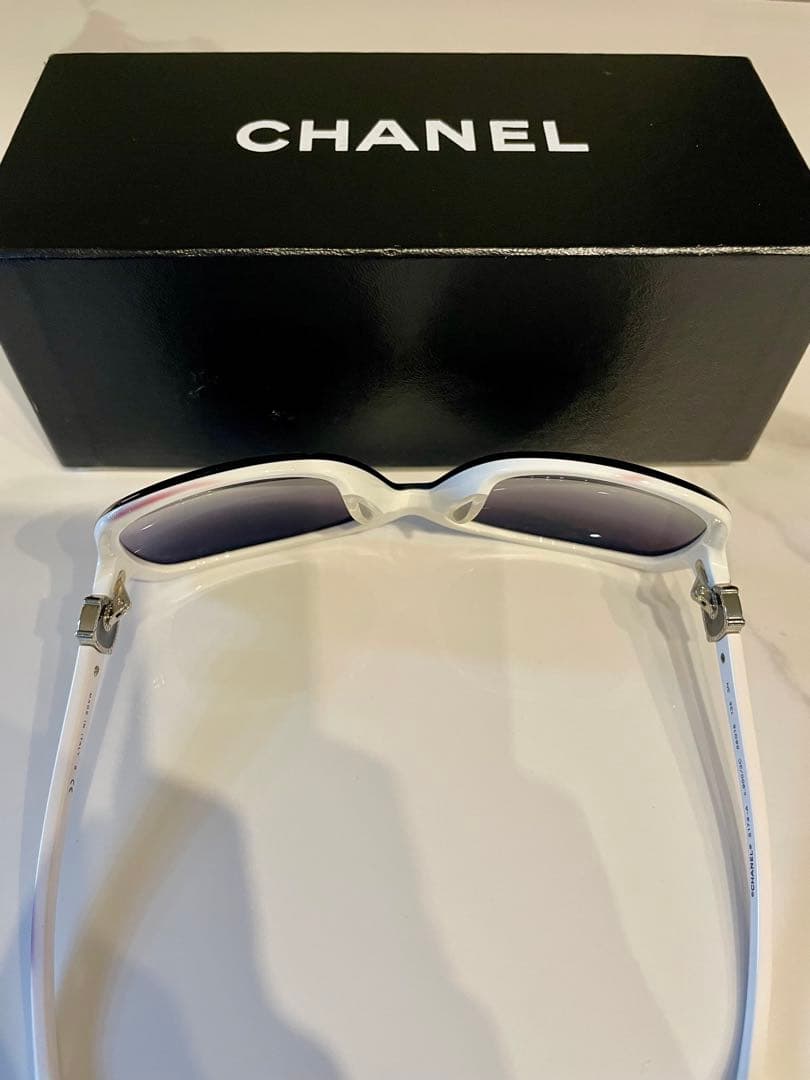 正規店購入▪️CHANELサングラス▪️一式揃い▪️モノトーン▪️ブラック ホワイト