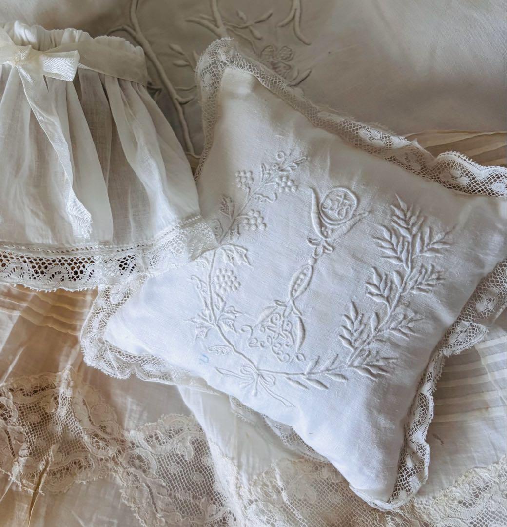 最終❤︎希少アンティーク素材小さなクッション　フランスアンティーク　リメイク