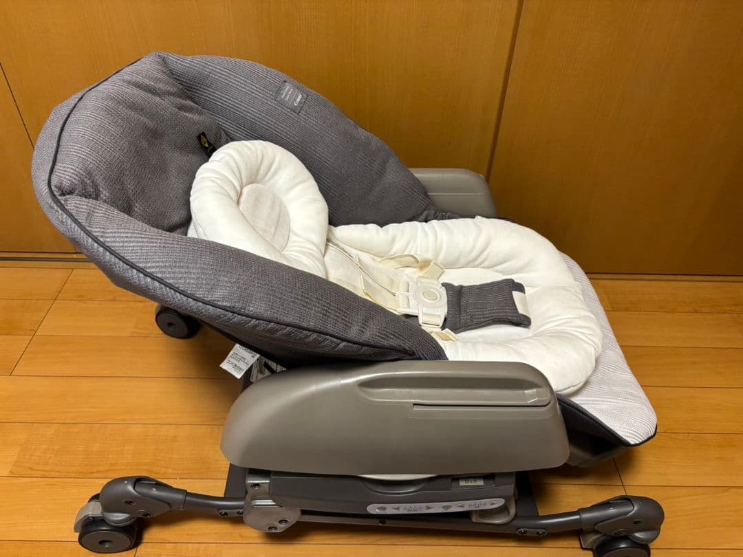 Combi ネムリラ AUTO SWING WING BEDi Long EG