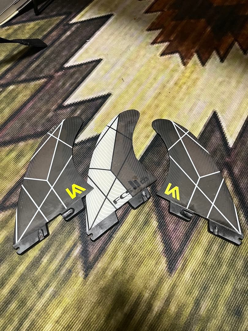 FCS II サーフボードフィン 3枚セットコロへアンディーノフィン。L