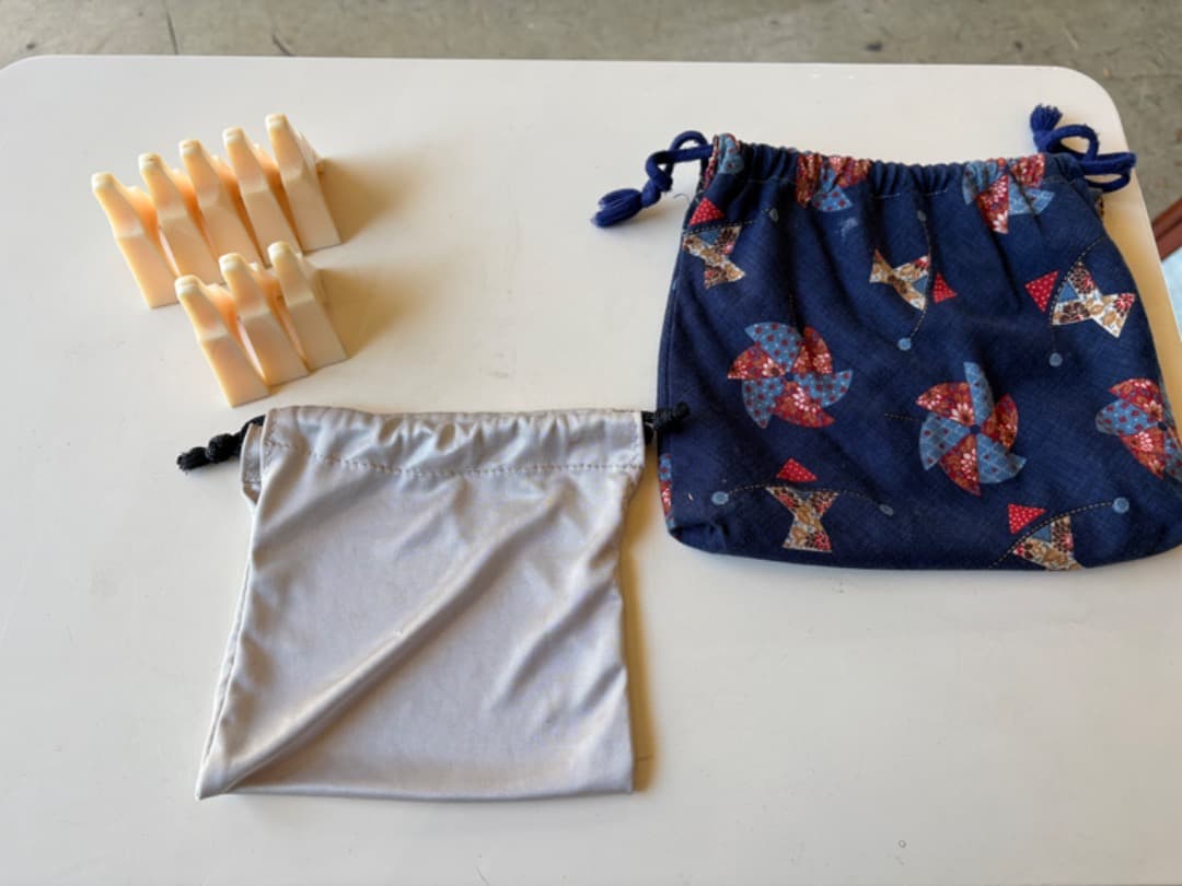 琴　お琴　箏　すだれ彫り　和楽器　13弦　花柄装飾　くり甲　半上角　柱つき