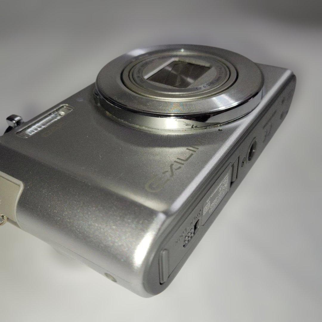 CASIO EXILIM EX-ZS240デジタルカメラ