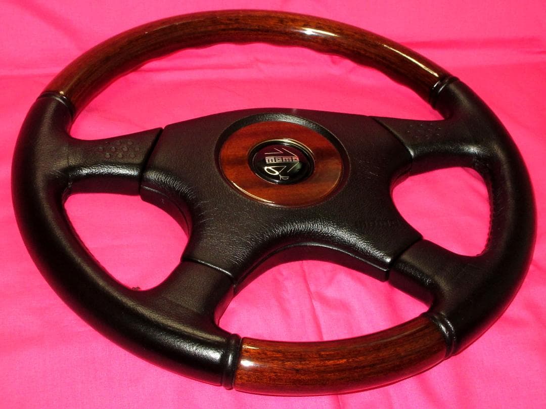 6366 正規品！MOMO OLYMPIC 3 モモオリンピックⅢ 36Φ