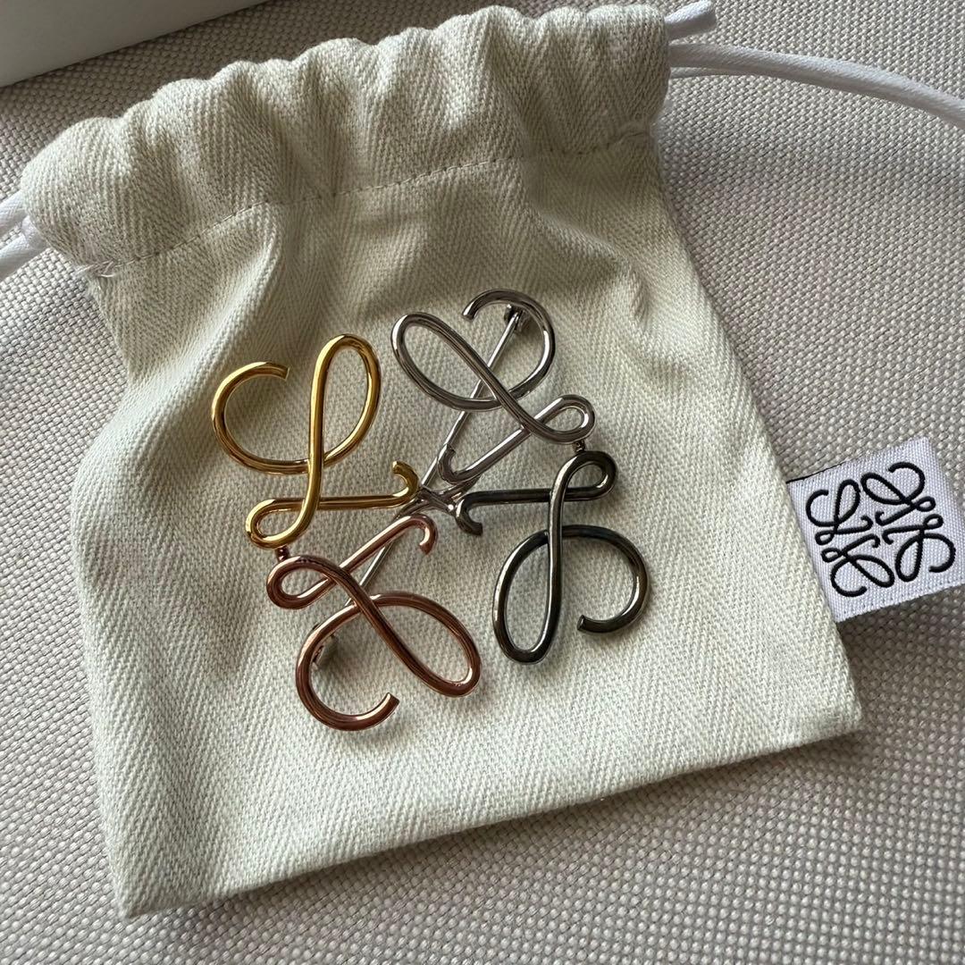 新品未使用★ロエベ アナグラムブローチ　マルチカラー