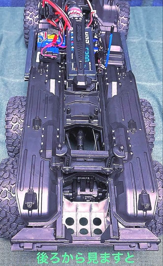 月半です トラクサス TRX6 ベンツ G63 クローラーTRX4
