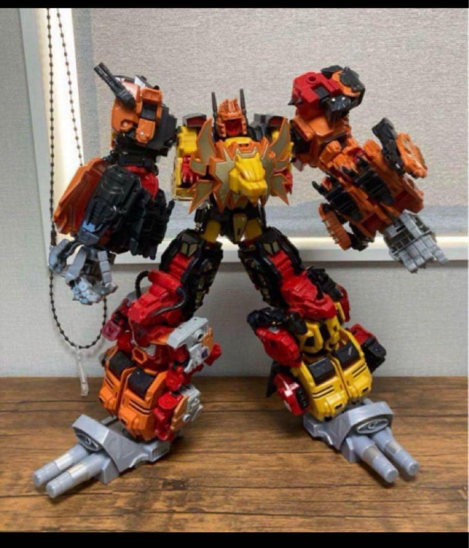 非正規 トランスフォーマー プレダキング風　巨大サイズ