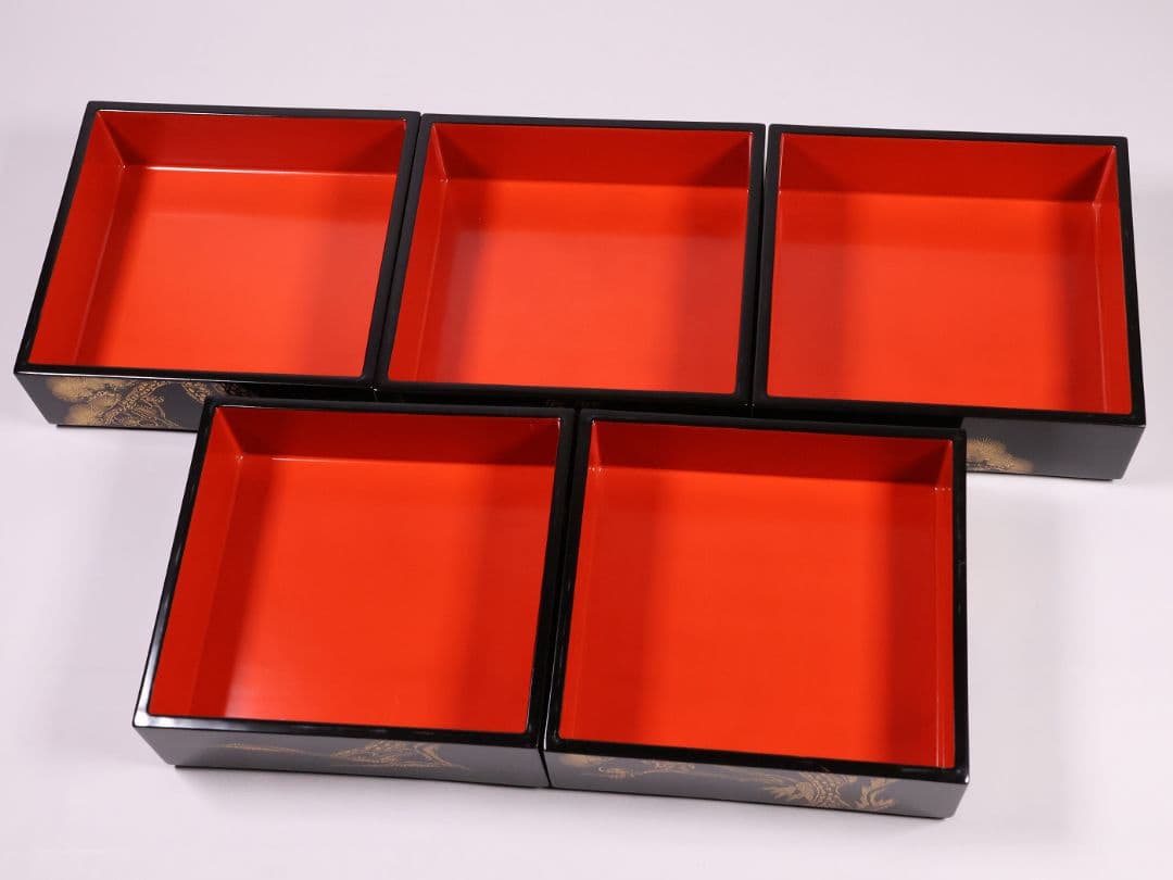 輪島塗 森漆器店 沈金 丸に蔦家紋 松竹梅 五段重箱 黒 朱 木製【MB57】