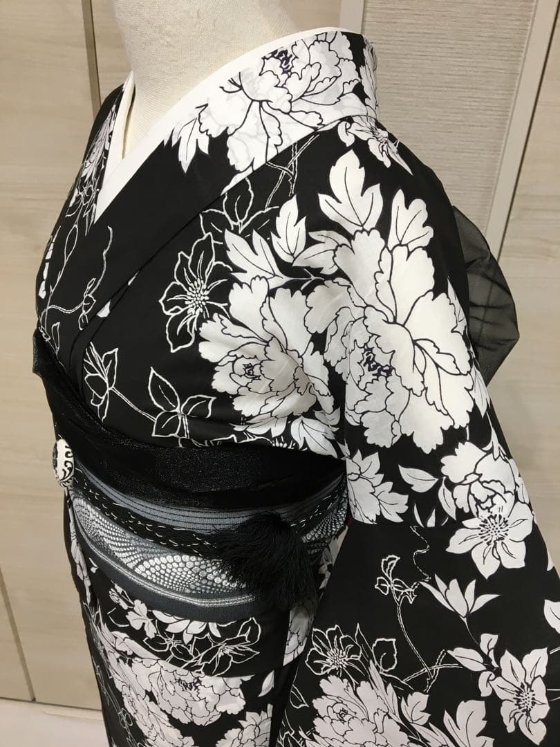 小粋【浴衣2点セット】新品❗️牡丹・菊　黒色