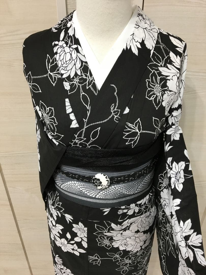 小粋【浴衣2点セット】新品❗️牡丹・菊　黒色