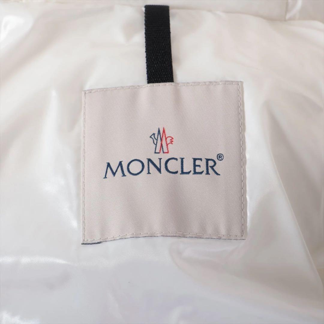 専用となります。MONCLER ホワイト ダウンジャケット　メンズ　白