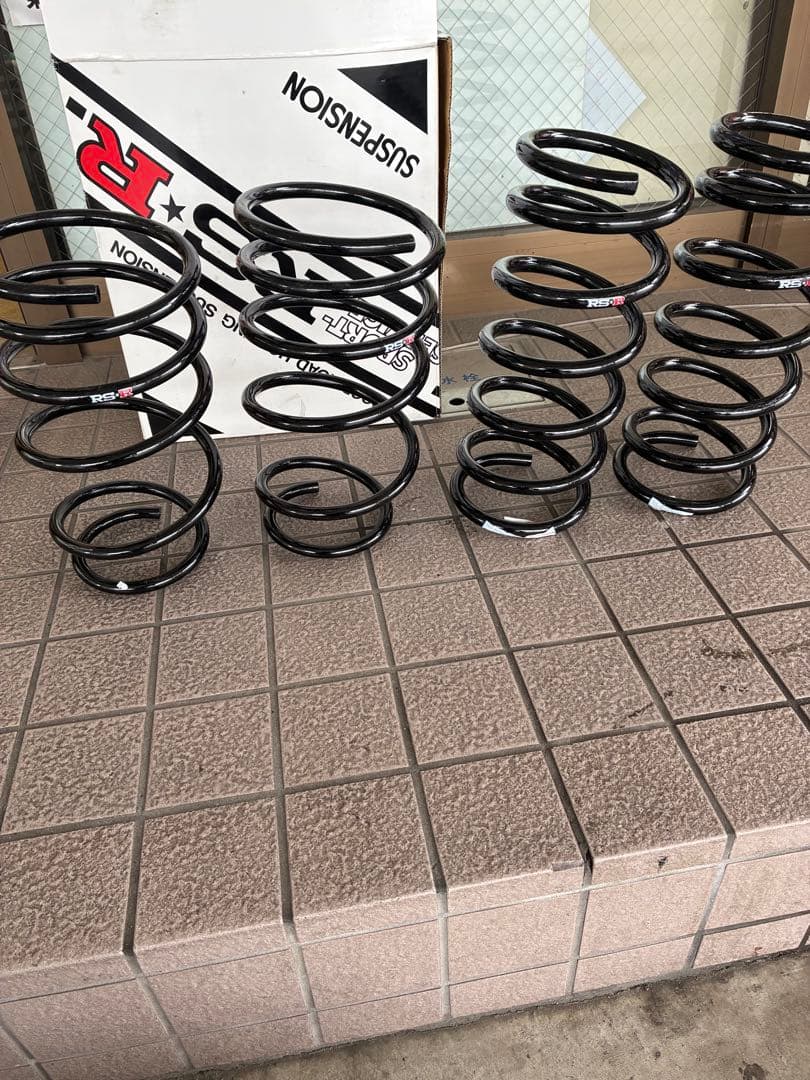 RS-R スプリング 4本セット 黒