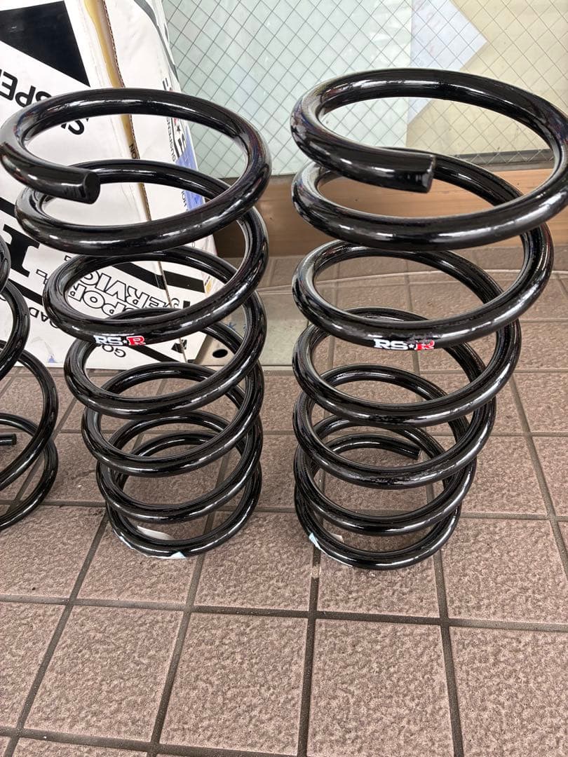RS-R スプリング 4本セット 黒