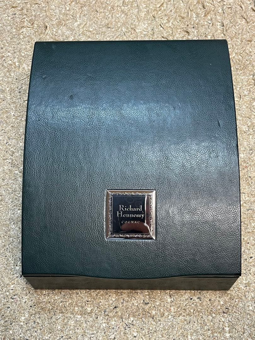 ヘネシー リシャール Richard Hennessy ケース　から瓶