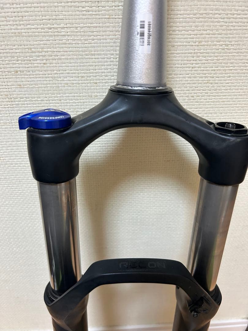 エアサスブースト規格ロックショックス