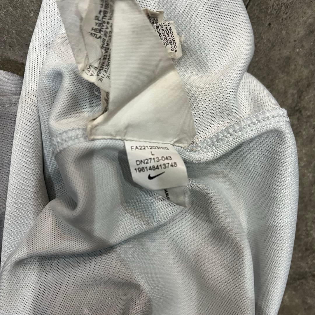 ナイキ バルセロナ レヴァンドフスキ ユニフォーム 22/23 UNHCRロゴ