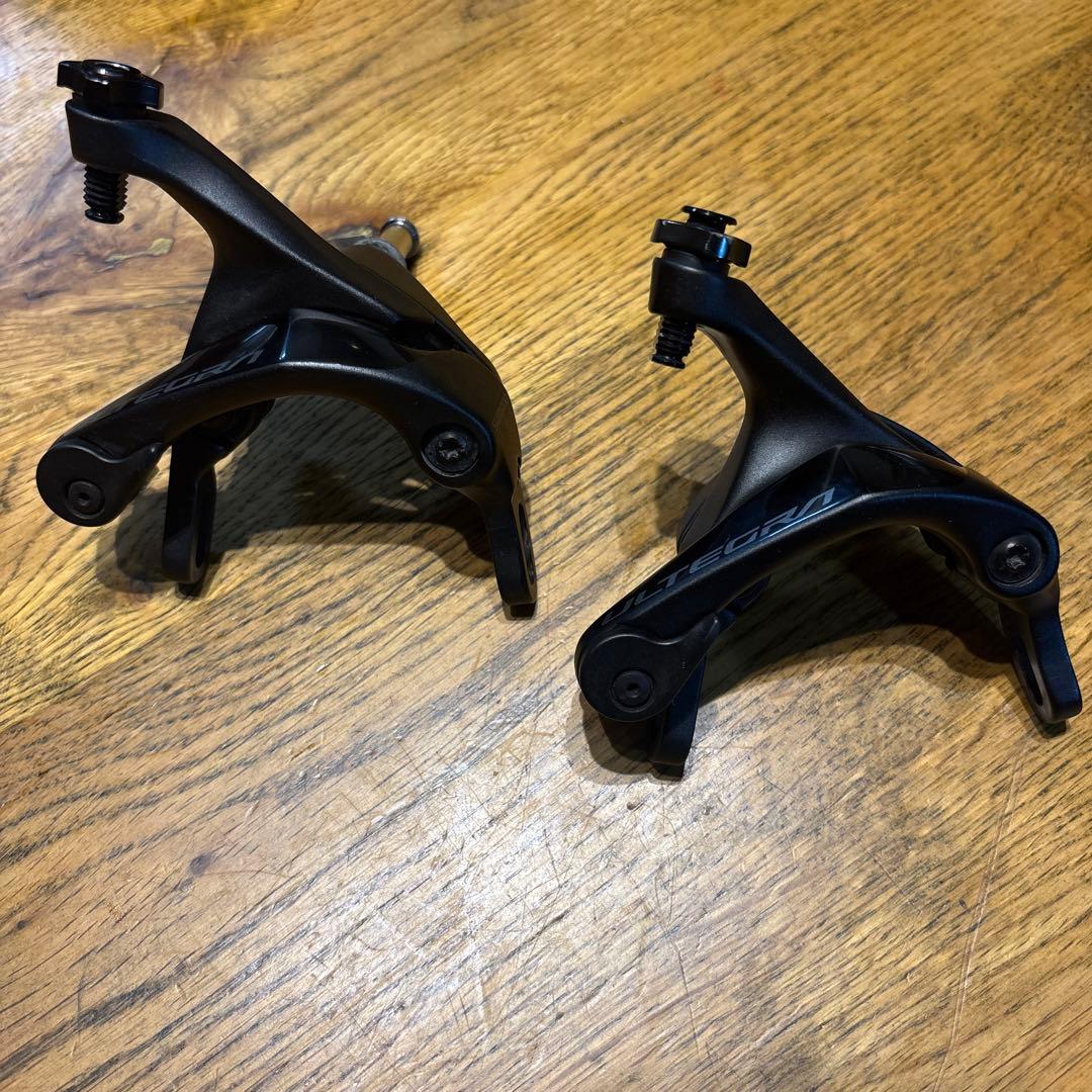 SHIMANO ULTEGRA BR-R8100前後キャリパープレーキ