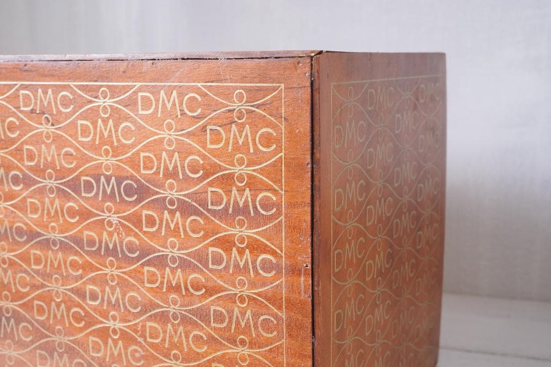 古い糸メーカーの引き出し フランス・DMC スプールキャビネット ウッドラック