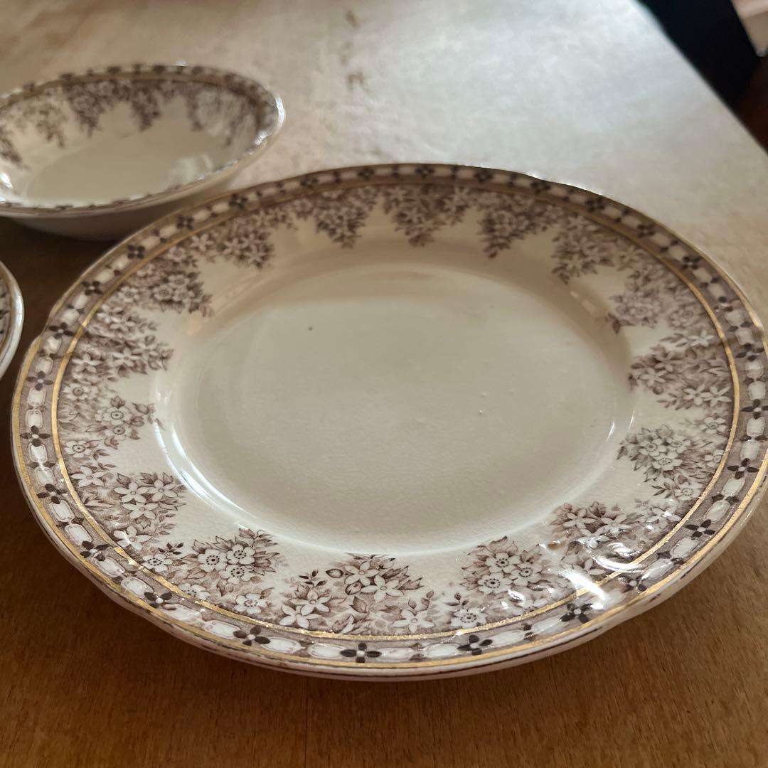 アンティーク　お花模様　カップ&ソーサー、ボウル、プレート4点セット