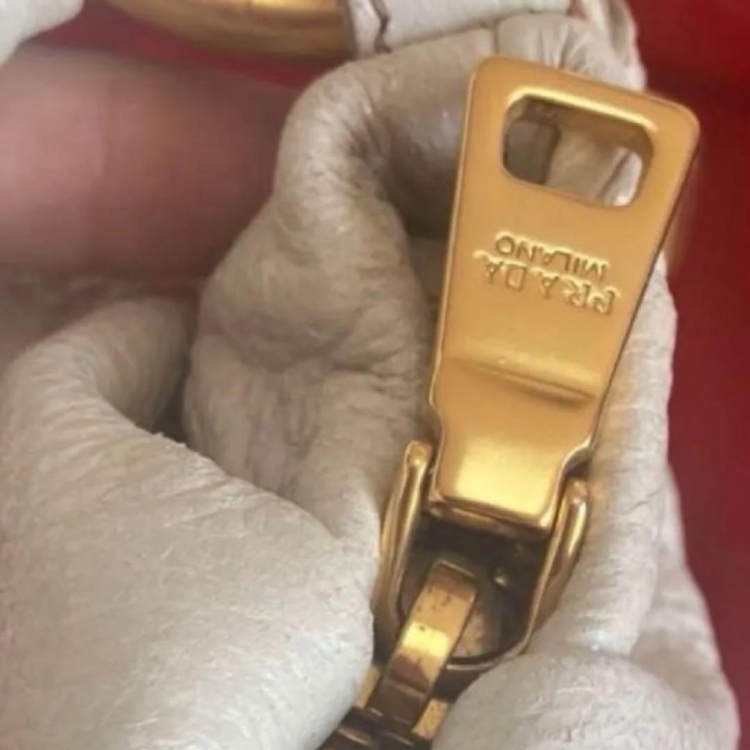 PRADA ホワイトレザー　ワンショルダーバッグ　プラダ