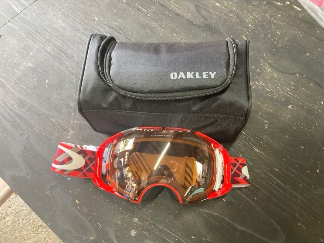 Oakley レッド ミラーゴーグル ケース付き