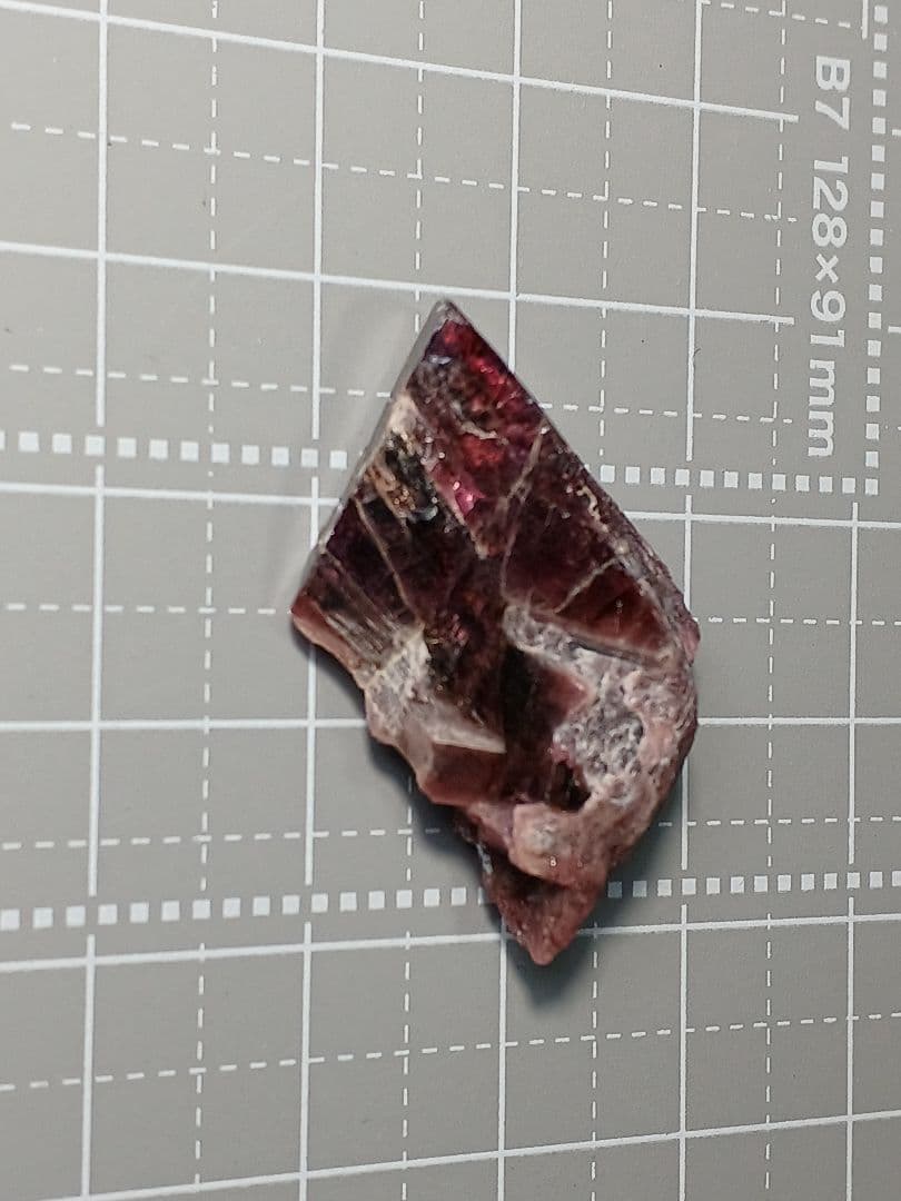 国産鉱物　パイロクスマンガン石　3cm　原石　Pyroxmangite　鉱物標本