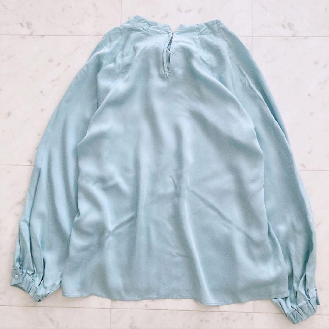 美品　トゥモローランド　ウォッシャブルサテン　ボウタイギャザーブラウス　グリーン