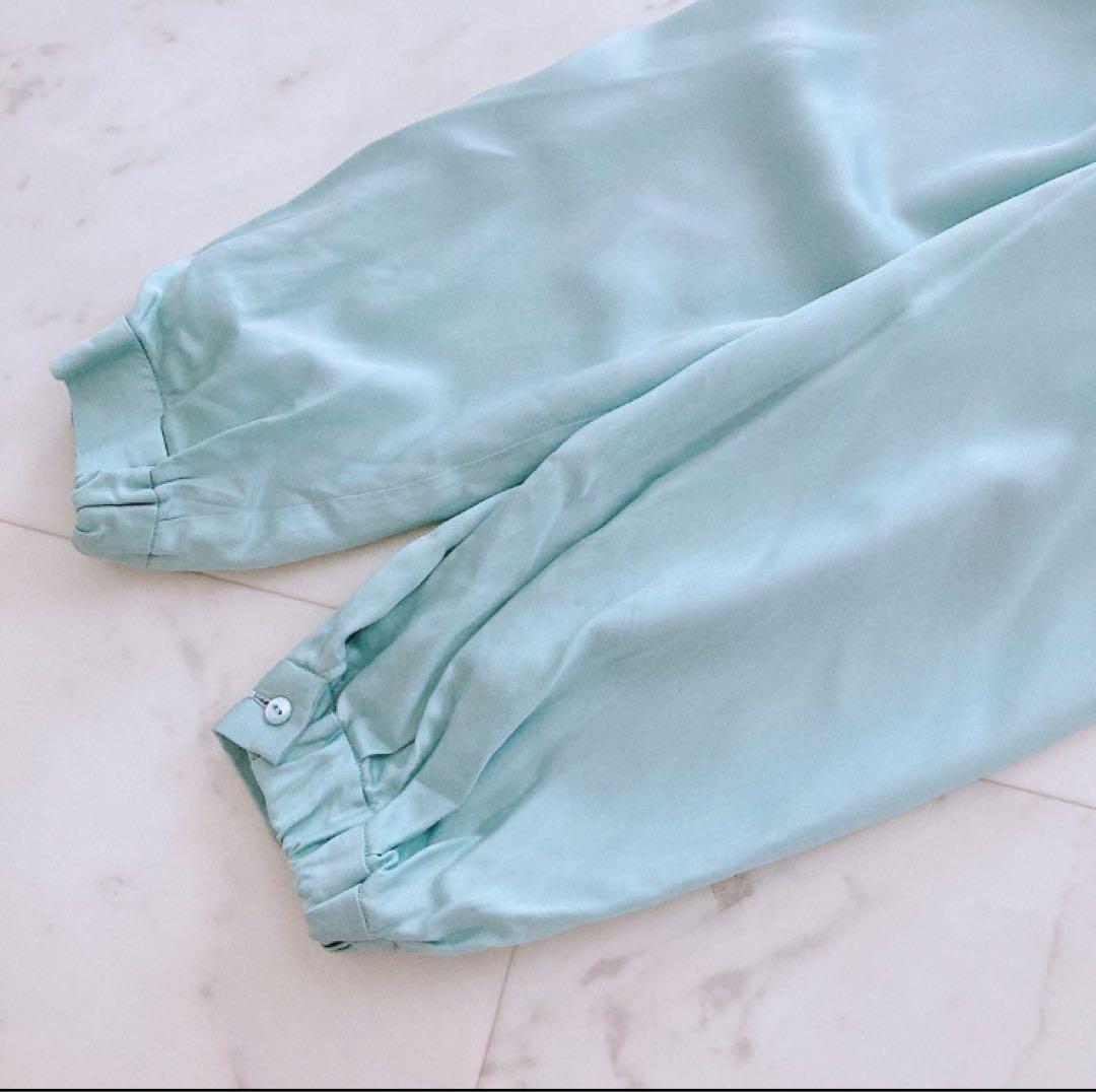 美品　トゥモローランド　ウォッシャブルサテン　ボウタイギャザーブラウス　グリーン