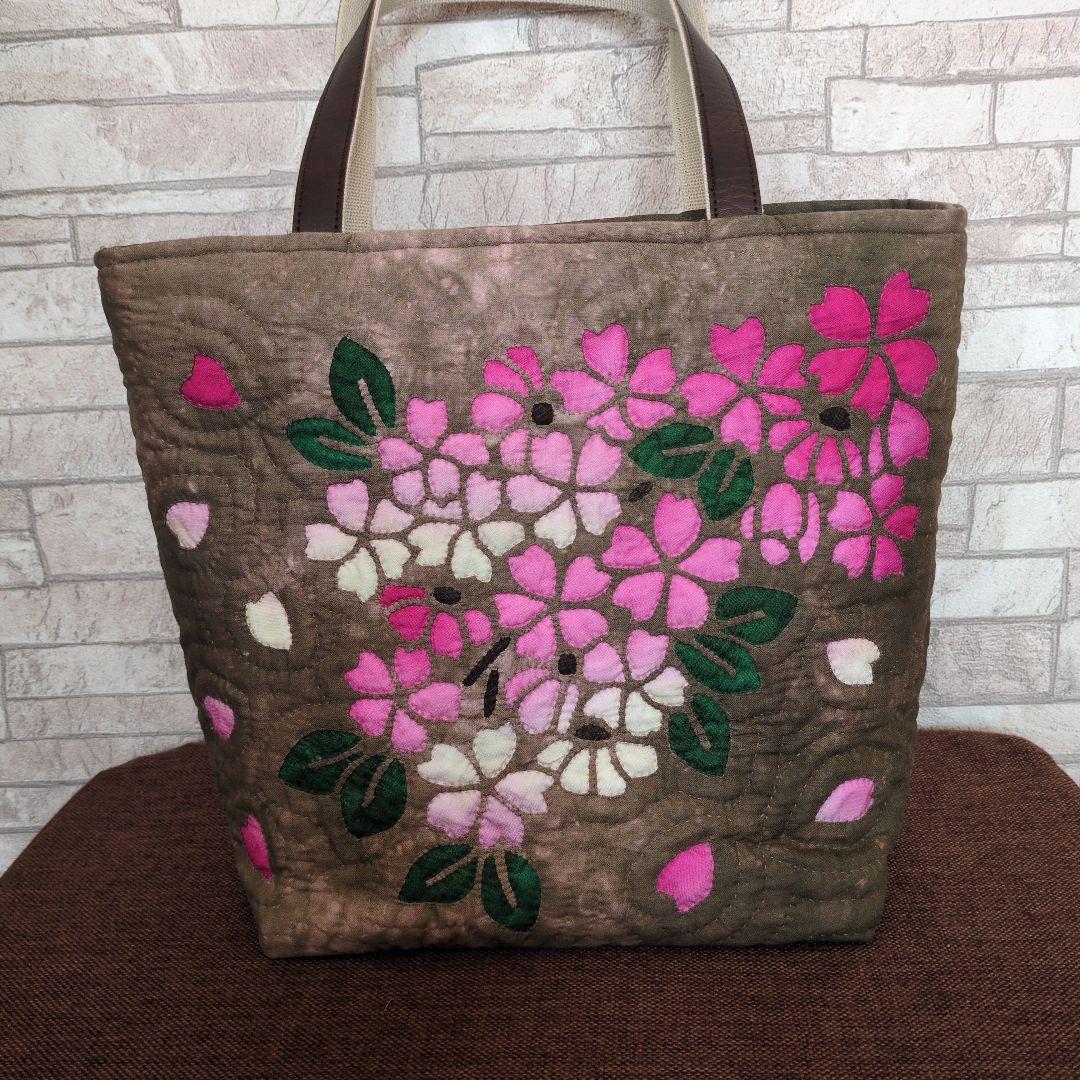サクラのハワイアンキルトバッグ　ハンドメイド