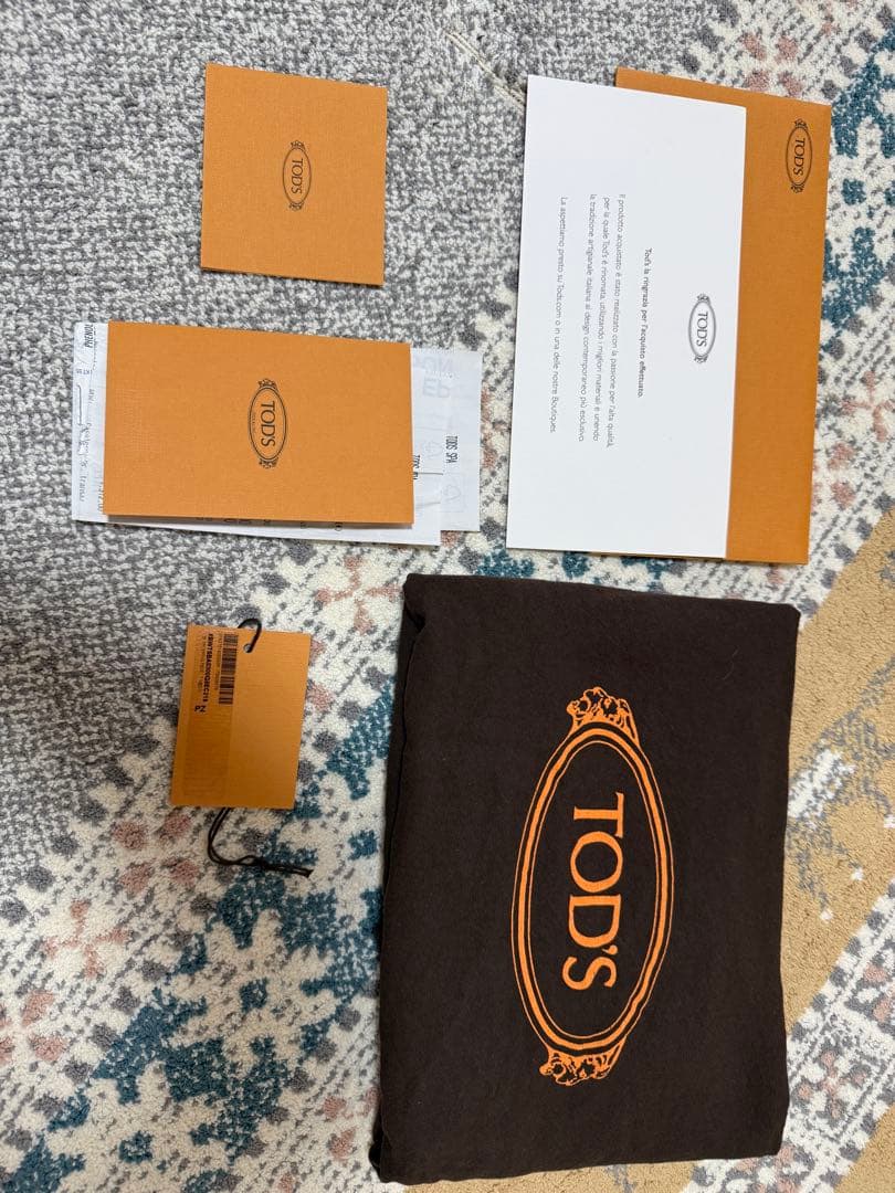 TOD'S タイムレスレザートートバッグ　ミディアム