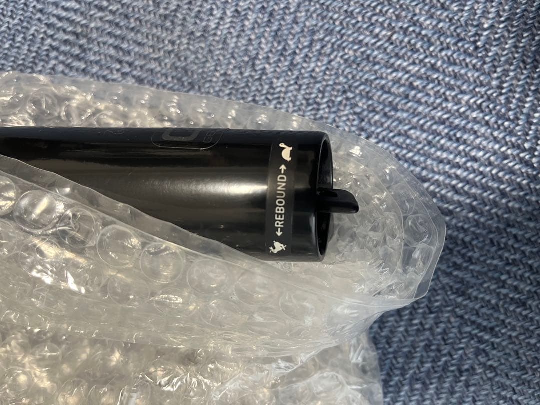 ROCK SHOXサスペンションフォーク 100ミリトラベル 29er用